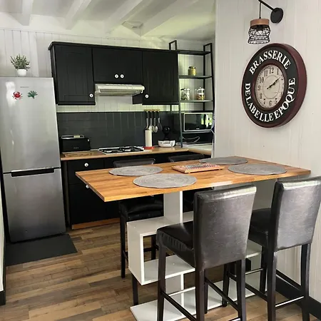 Landais בקתה סנגווינה